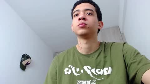 Snapshot of handsome_white1 chatting on March 11, 11:26 pm jorge daniel online show from March 11, 11:26 pm