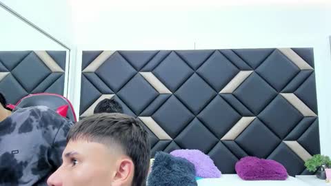 leonardfarrucknick and otis online show from December 2, 1:39 pm