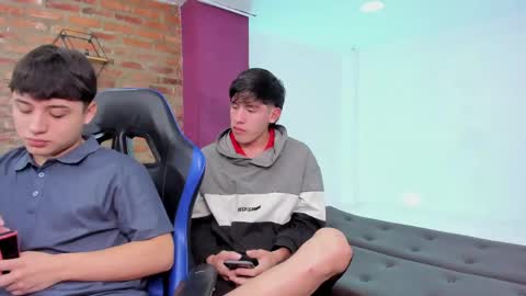 leonardfarrucknick and otis online show from April 16, 1:12 pm