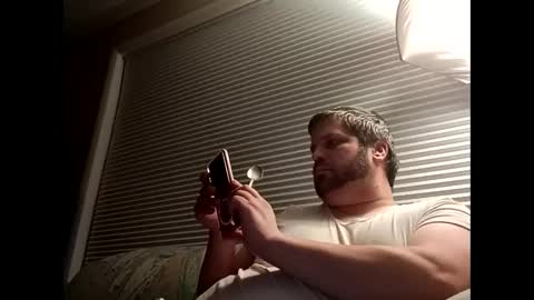 handsomedaddy198923 online show from November 16, 6:52 am