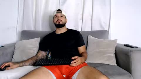 Snapshot of handsomen69 chatting on July 10, 1:58 pm Handsomen online show from July 10, 1:58 pm