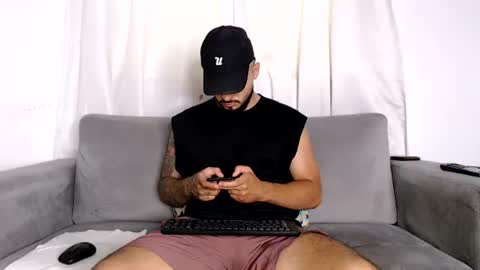 Snapshot of handsomen69 chatting on July 29, 9:02 pm Handsomen online show from July 29, 9:02 pm