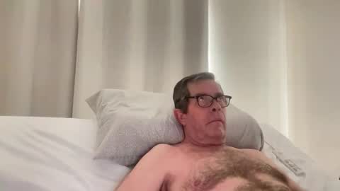 Handsomeone6969 online show from May 13, 2:31 am