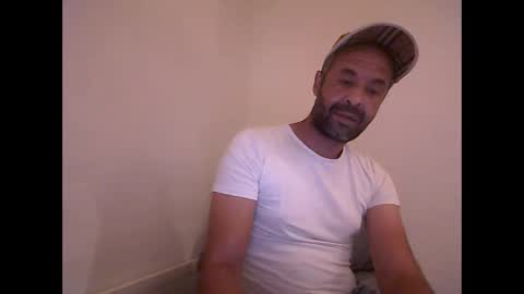 handsomepenis20cm online show from September 9, 9:47 pm