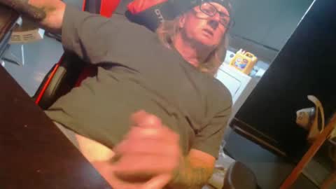 Snapshot of handyman5303 chatting on January 1, 8:56 am Handystudman online show from January 1, 8:56 am