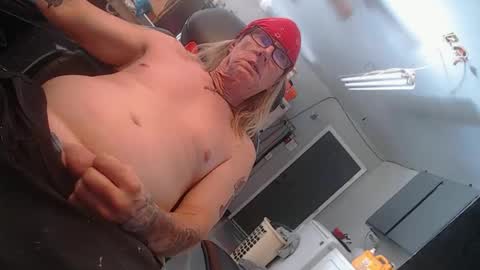 handystud33 online show from October 1, 4:35 pm