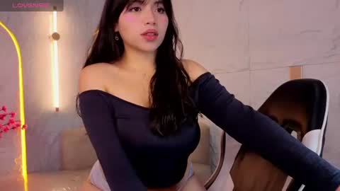 Snapshot of hani_amber_tx chatting on July 15, 12:43 pm Follow me.. Live 730 to 1400 online show from July 15, 12:43 pm