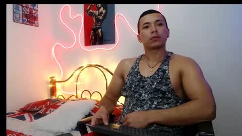 Snapshot of hank_fuller01 chatting on March 1, 10:24 am Hank online show from March 1, 10:24 am