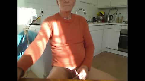 Snapshot of hankk54 chatting on November 25, 11:10 am hankk54 online show from November 25, 11:10 am