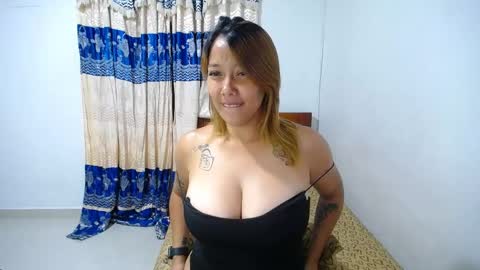 Snapshot of hanna__2 chatting on May 29, 6:33 am Cata.. online show from May 29, 6:33 am