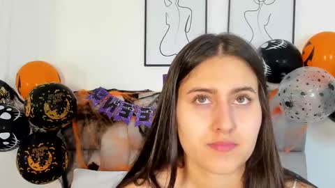 hanna__evans_ online show from October 29, 12:18 pm