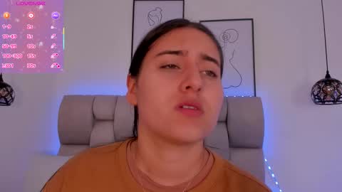 hanna__evans_ online show from January 12, 12:21 pm