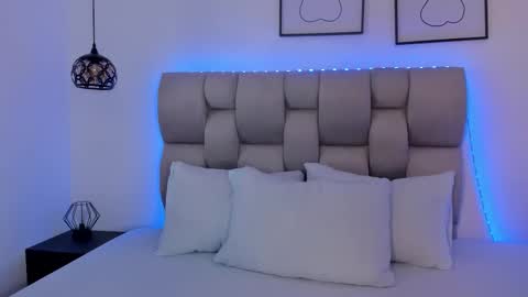 hanna__evans_ online show from February 17, 12:23 pm