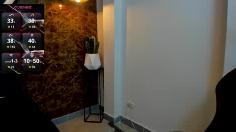 HANNA BECKER online show from February 1, 1:31 pm