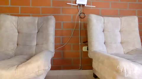 Snapshot of hanna_beily chatting on February 1, 6:51 pm hanna online show from February 1, 6:51 pm