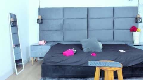 Hanna Castro online show from November 27, 4:09 pm