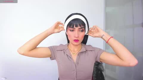 Sara online show from February 23, 7:00 pm