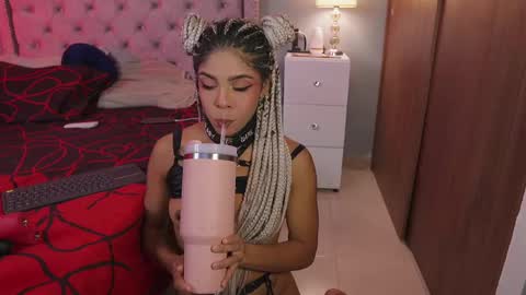 HANNA  online show from February 18, 1:32 am