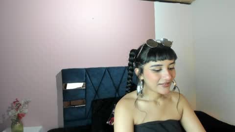 Snapshot of hanna_clark__ chatting on May 31, 12:01 pm Hanna clark online show from May 31, 12:01 pm