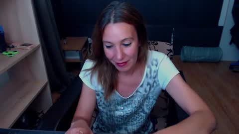 hanna_ha online show from July 26, 6:59 pm