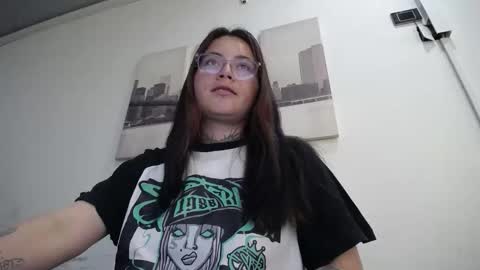 mara online show from April 17, 5:27 pm