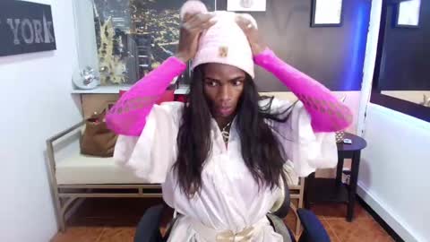 hanna_lamber online show from February 19, 6:00 am