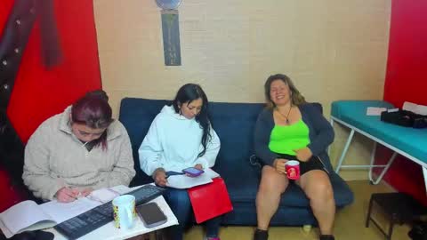 Hanna online show from October 17, 3:42 am