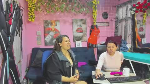 Snapshot of hanna_mature01 chatting on May 20, 12:22 pm Hanna online show from May 20, 12:22 pm