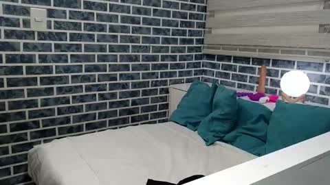 hanna_moons online show from April 9, 6:19 am