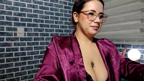 hanna_moons online show from April 15, 2:07 am