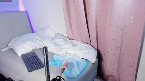 Snapshot of hannachris chatting on January 1, 9:49 am Hanna online show from January 1, 9:49 am