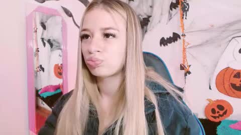 Hannah 027 online show from October 22, 10:37 am