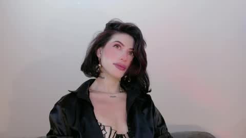 Hannah  online show from April 13, 2:17 am