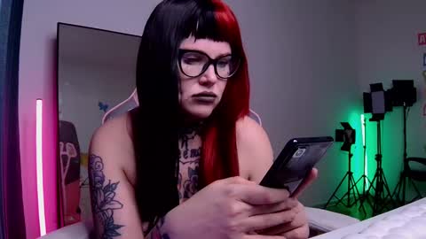 Hannah online show from February 2, 5:21 am