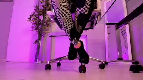 HANNAH HOWELL online show from February 26, 9:42 am