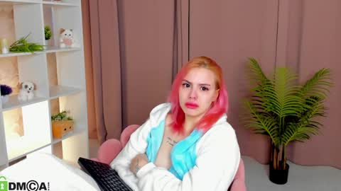 HannahMckay online show from April 14, 1:39 pm