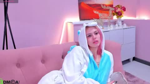 HannahMckay online show from April 15, 1:29 pm