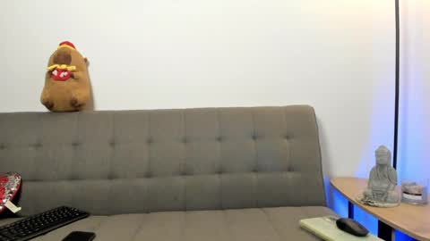 Snapshot of hannah_william chatting on May 14, 10:49 pm Hannah online show from May 14, 10:49 pm
