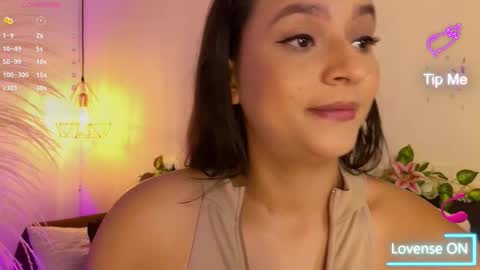 Snapshot of hannah_williams1 chatting on October 24, 9:11 pm Hannah Williams online show from October 24, 9:11 pm