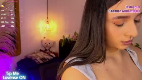 Snapshot of hannah_williams1 chatting on November 16, 8:25 pm Hannah Williams online show from November 16, 8:25 pm