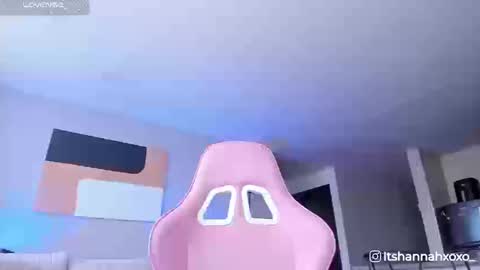 Hannah online show from September 12, 9:15 pm