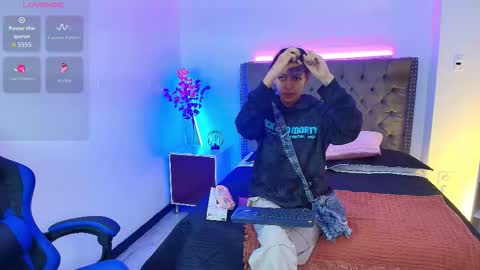 HannahBlue  online show from March 3, 12:11 pm