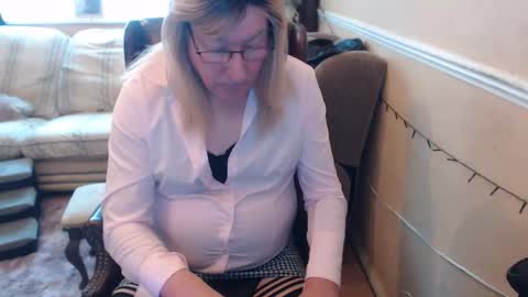 Snapshot of hannahcd57 chatting on May 26, 2:35 pm hannahcd57 online show from May 26, 2:35 pm