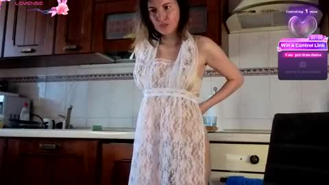 Snapshot of hannahflora chatting on May 23, 7:35 am Hannah online show from May 23, 7:35 am