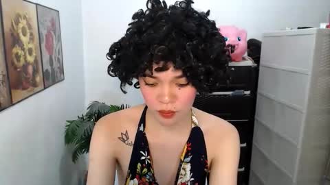 HANNAH online show from April 28, 2:27 am