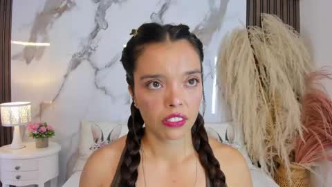 Hannahill69 online show from June 2, 5:09 am