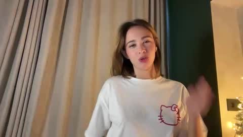 hannahinto online show from December 19, 12:56 pm