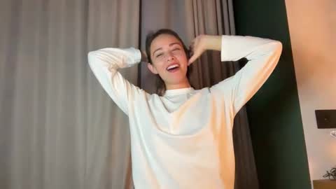 hannahinto online show from January 6, 3:16 pm