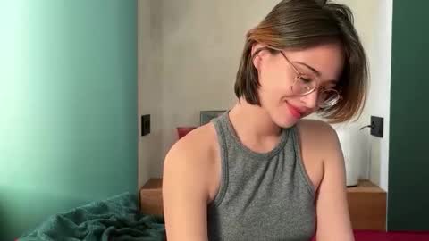 hannahinto online show from March 24, 2:55 pm