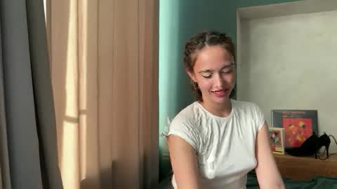 hannahinto online show from April 17, 2:20 pm